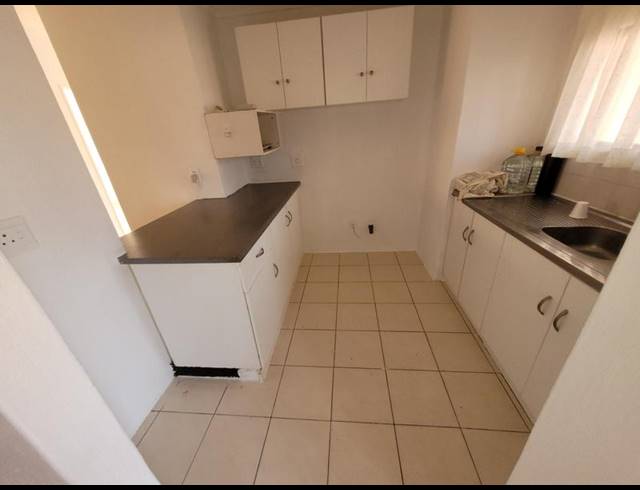 2 BEDROOM PROPERTY TO RENT IN OVERPORT
